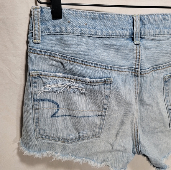 American Eagle Outfitters Light Blue Size 10 Distressed Shorts In Great Shape! - Picture 7 of 9